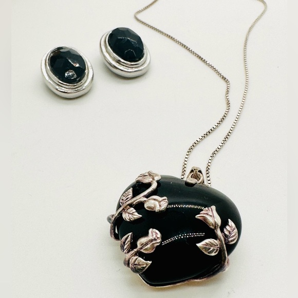 Vintage Silver Black Heart Onyx Rose Pendant - Picture 9 of 12